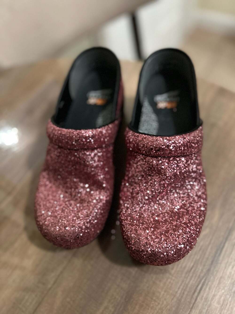 Dansko Women's XP 2.0 Pink Glitter Professional Clogs - Picture 3 of 9